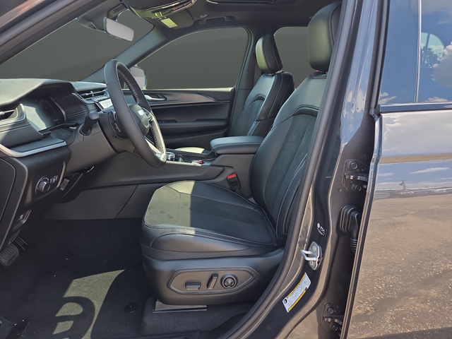 New 2025 Baltic Gray Metallic Clearcoat Jeep Altitude X image 4