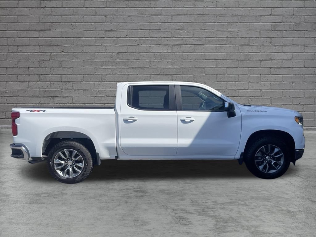 New 2026 Summit White Chevrolet LT (2FL) image 10