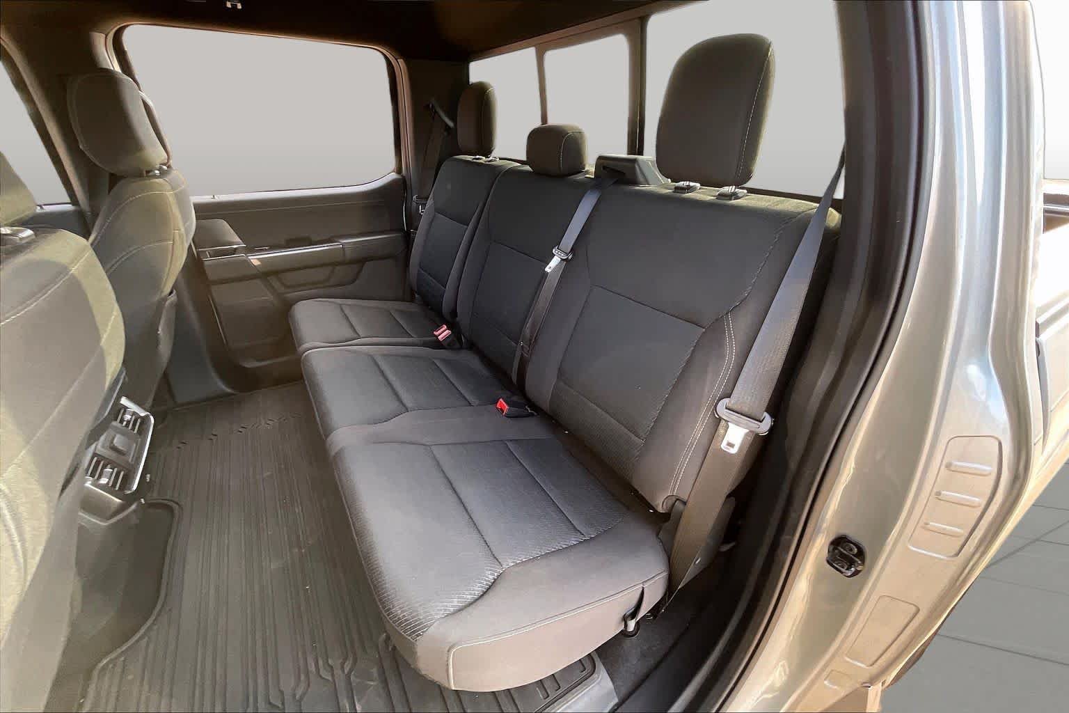 Used 2023 Iconic Silver Ford XLT image 19