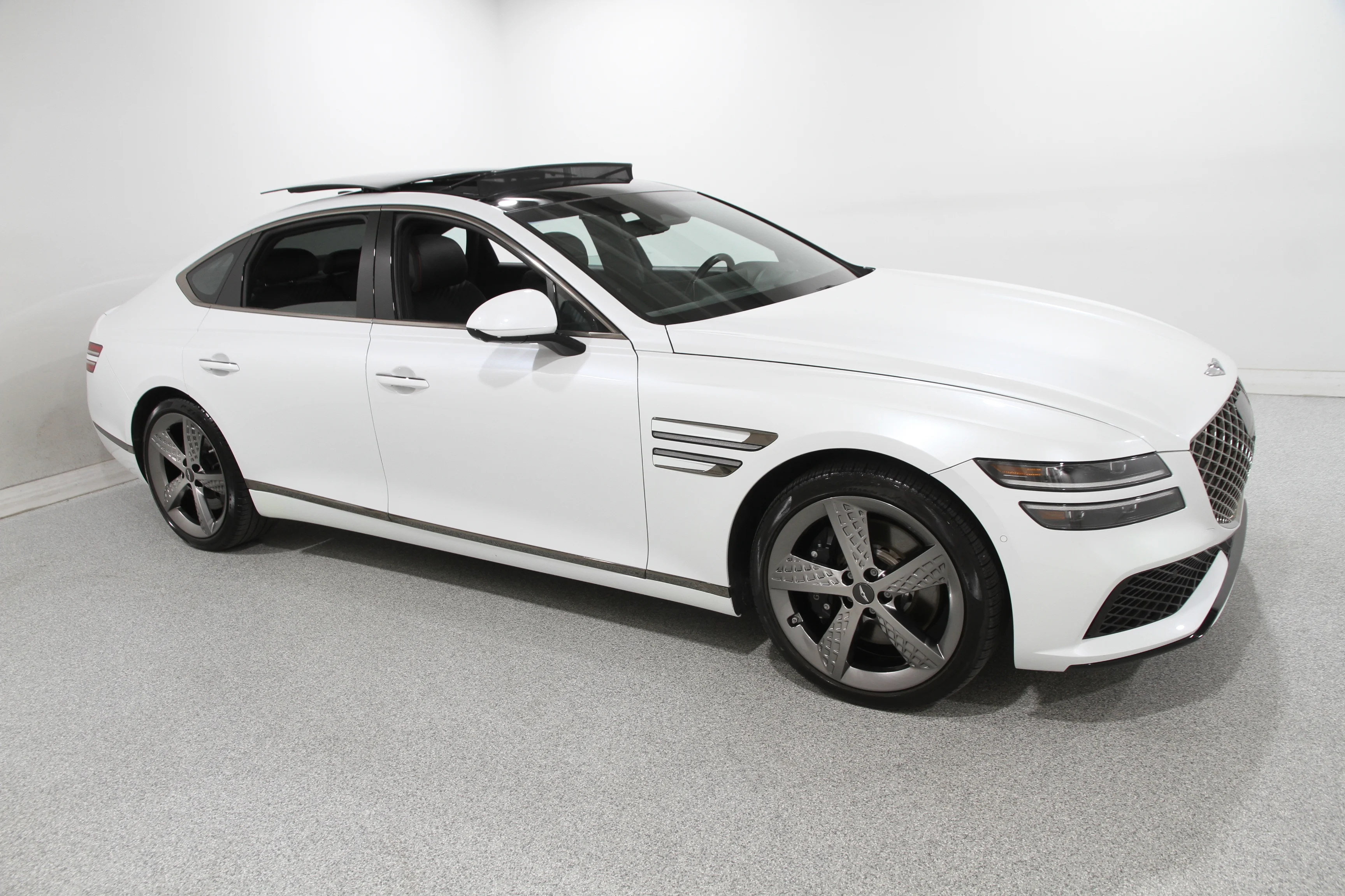 Used 2024 Uyuni White Pearl Metallic Genesis 3.5T Sport image 1