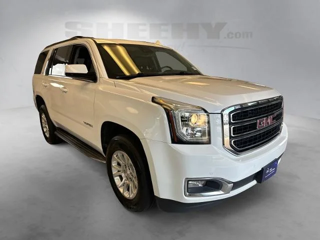 Used 2020 Summit White GMC  image 19