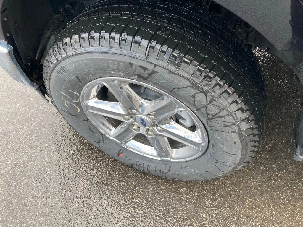 Used 2025 Black Ford XLT image 9