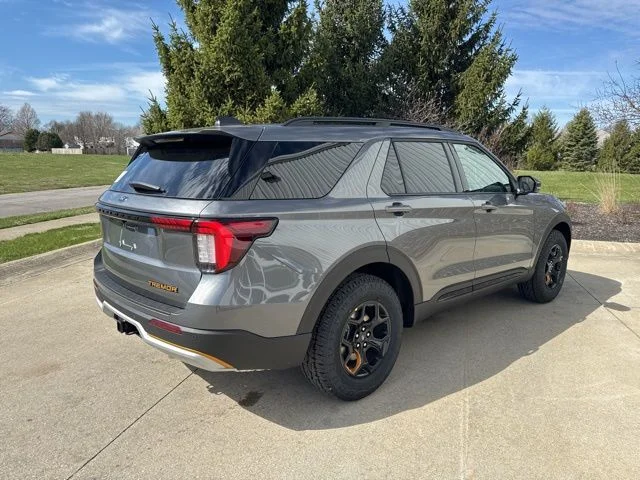 New 2026 Carbonized Gray Metallic Ford Tremor® image 4