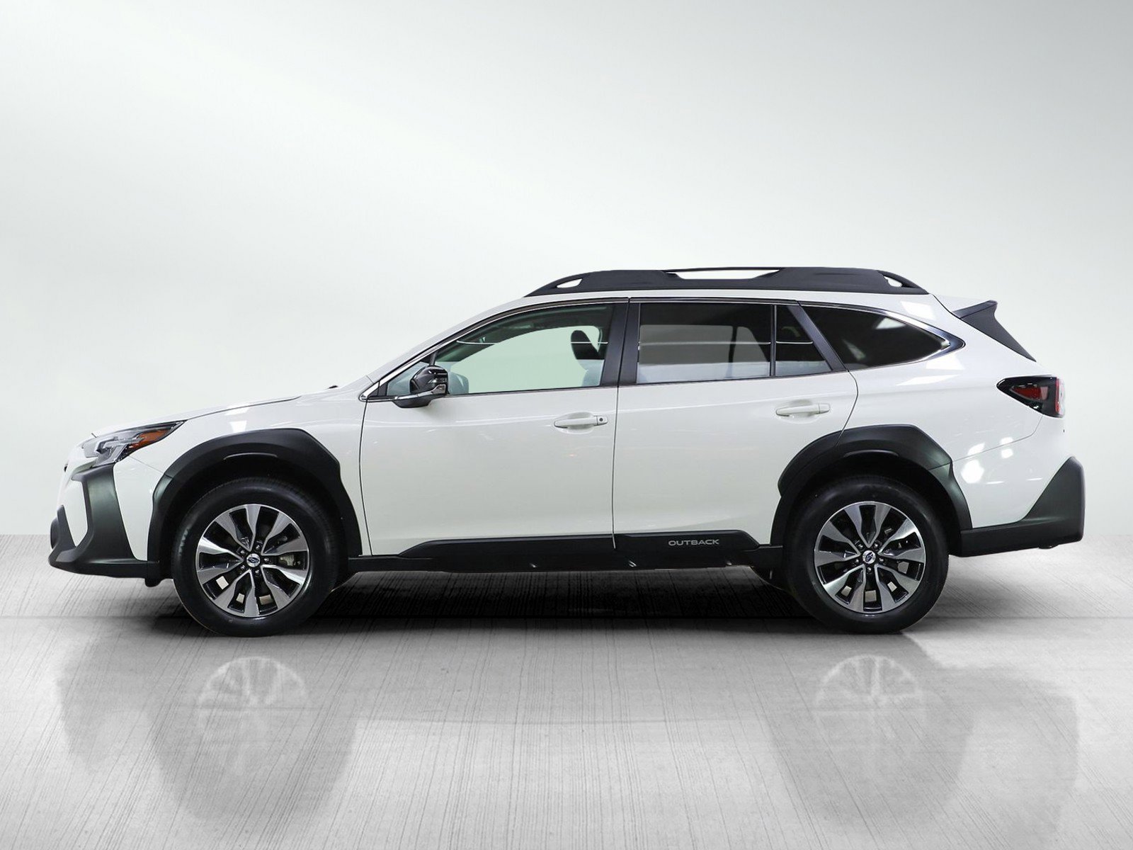 Used 2024 Subaru Outback Limited with VIN 4S4BTANC6R3207363 for sale in Burnsville, Minnesota