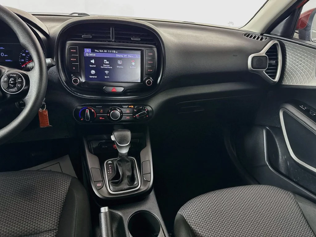 Used 2022 Red Kia LX image 27