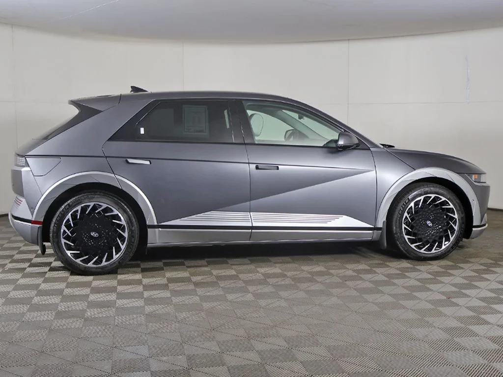 Used 2024 Gray Hyundai Limited image 22