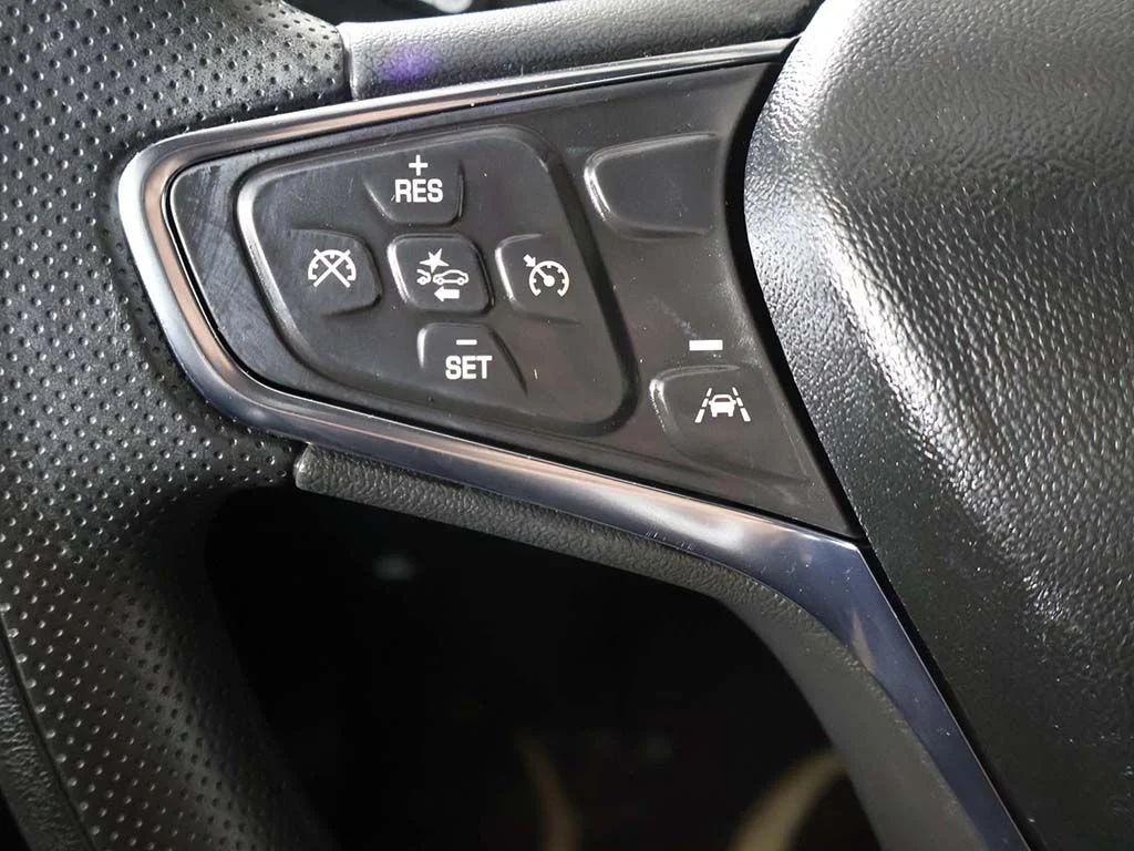 Used 2023 White Chevrolet LT image 35