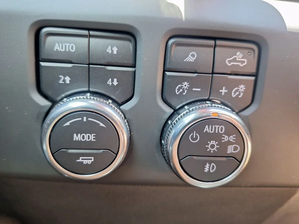 Used 2024 Silver GMC AT4 image 12