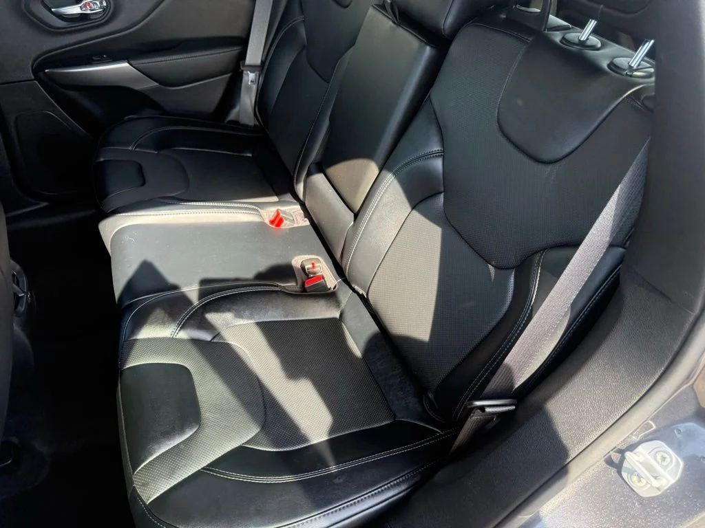 Used 2022 Gray Jeep Latitude Lux image 32