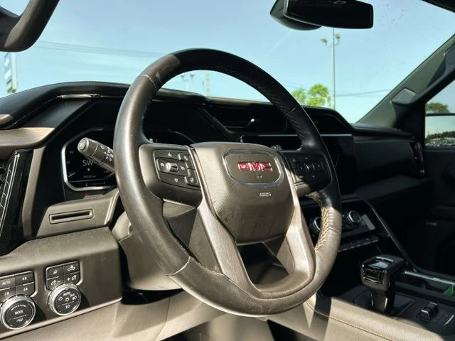 Used 2022 White GMC AT4 image 32