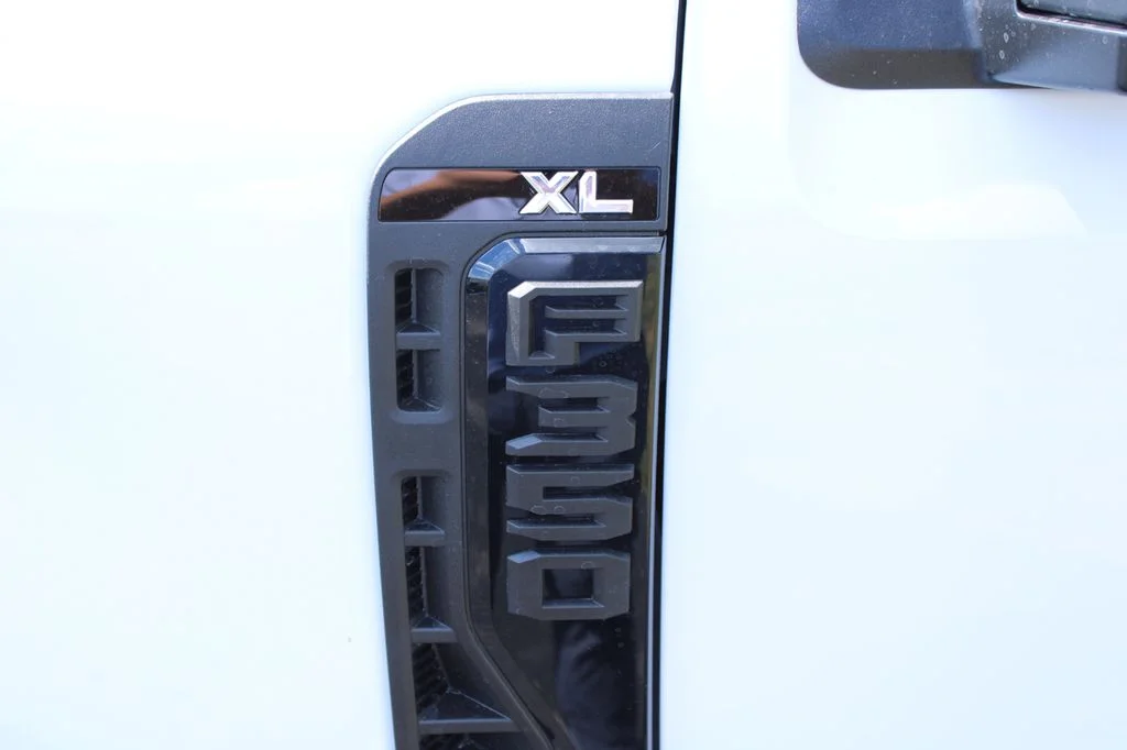 New 2027 Oxford White Ford F-350® XL image 6