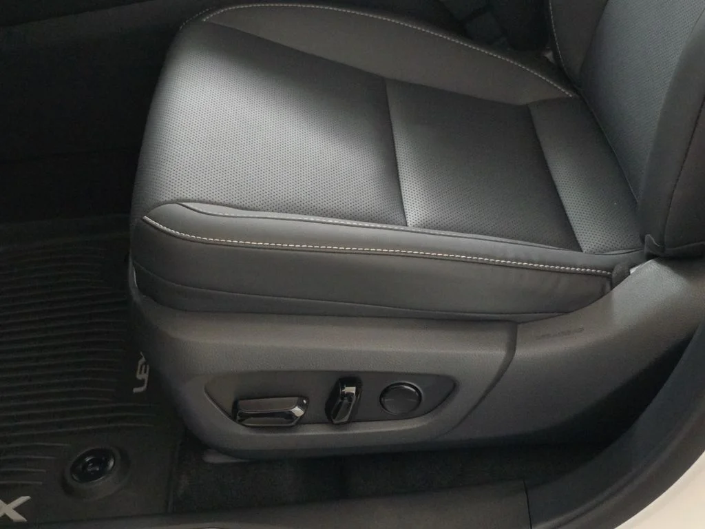 New 2026 Eminent White Pearl Lexus PREMIUM AWD image 26