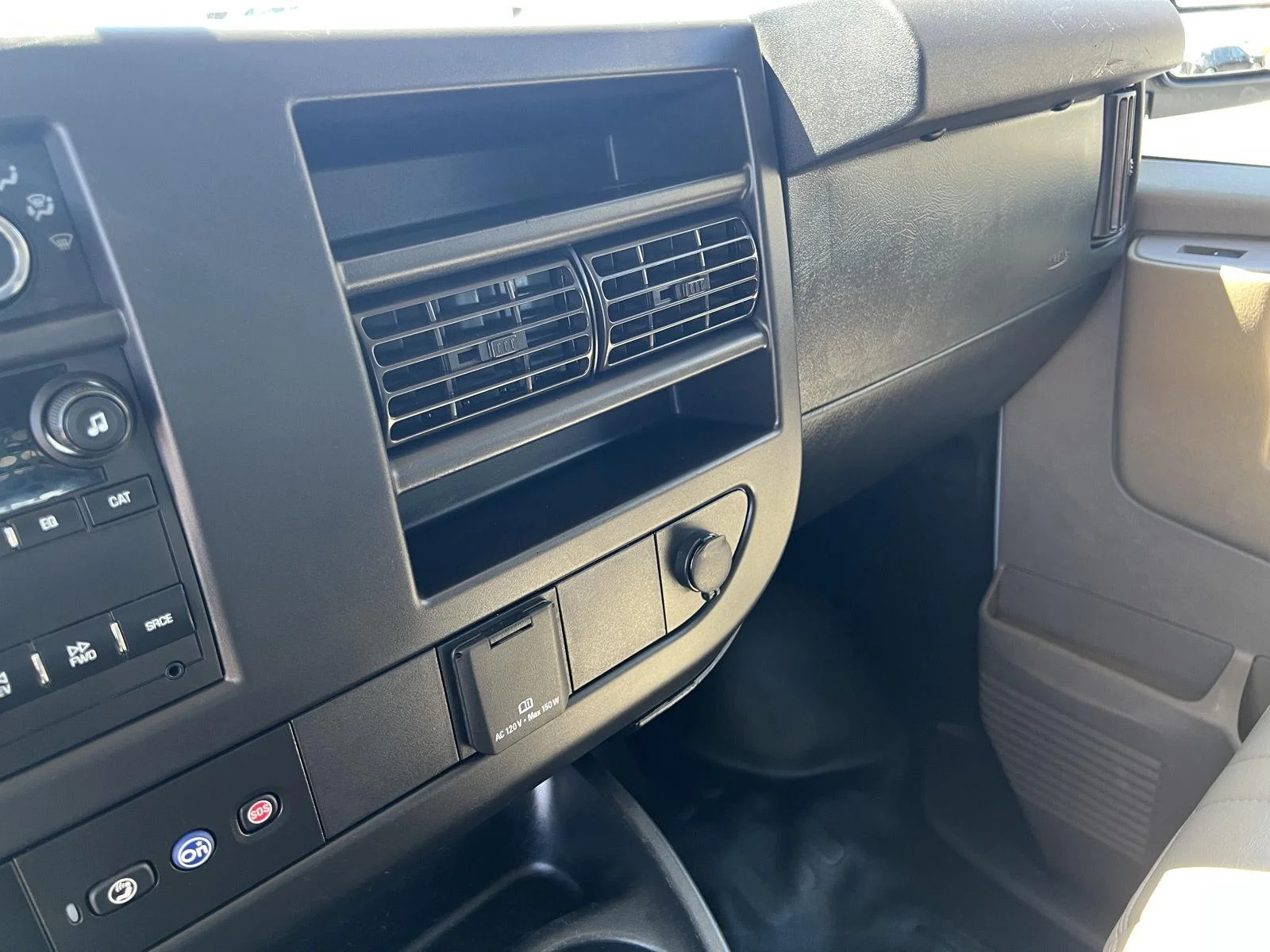 2021 Chevrolet Express Cargo Work Van - Photo 24