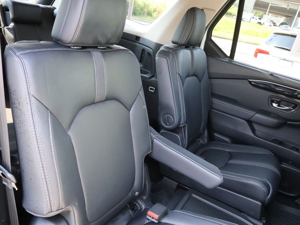 Used 2023 White Honda EX-L image 12