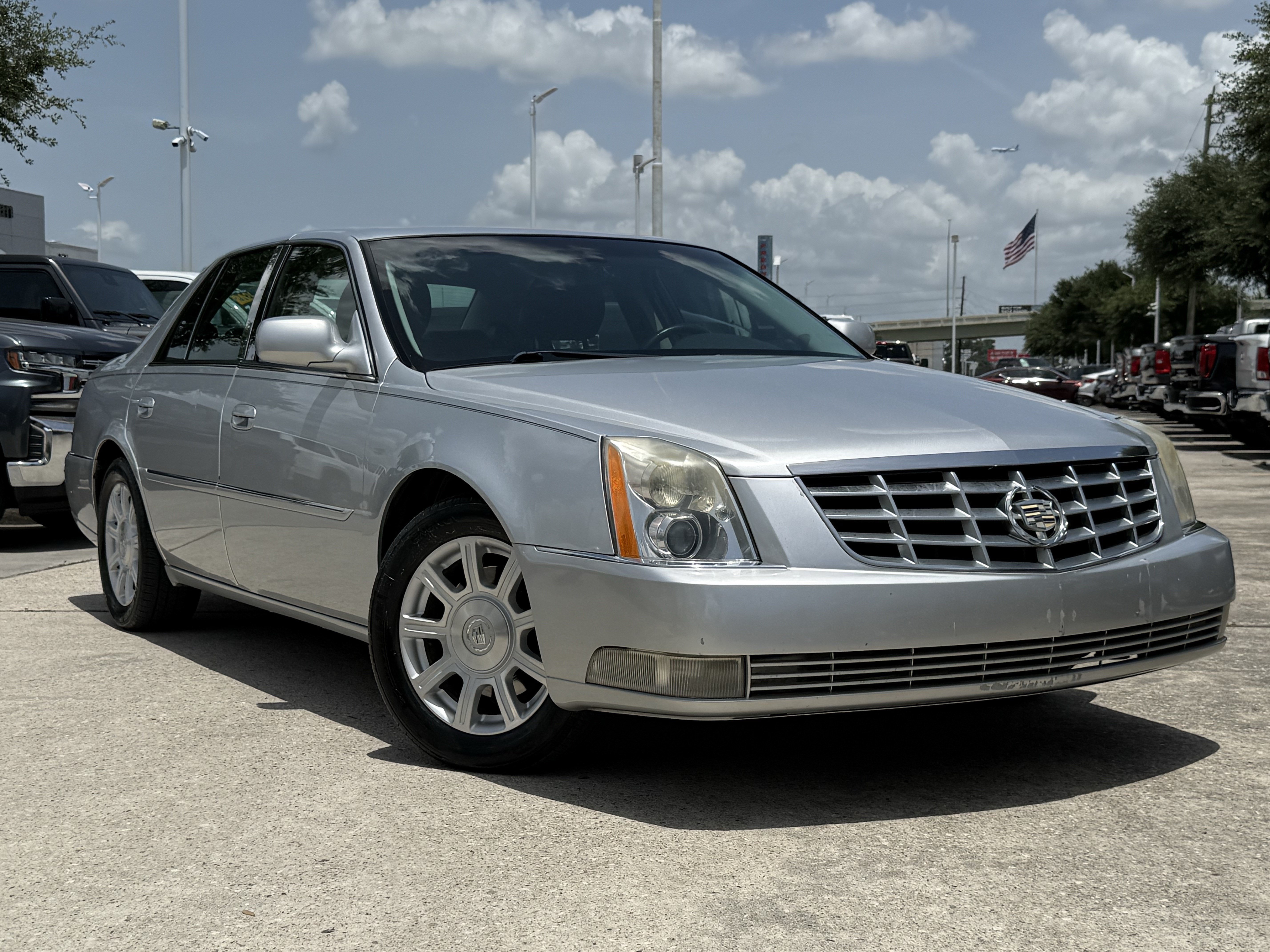 Used 2010 Radiant Silver Cadillac w/1SA image 2