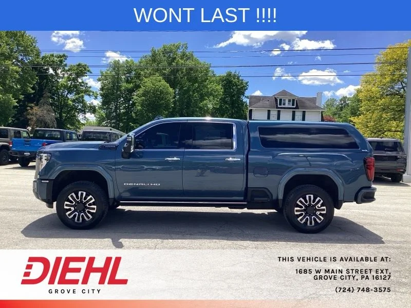 Used 2024 Blue GMC Denali Ultimate image 4