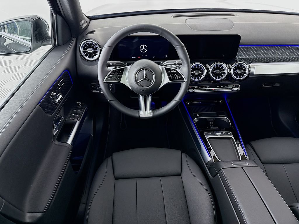 Used 2025 Black Mercedes-Benz GLB 250 image 23