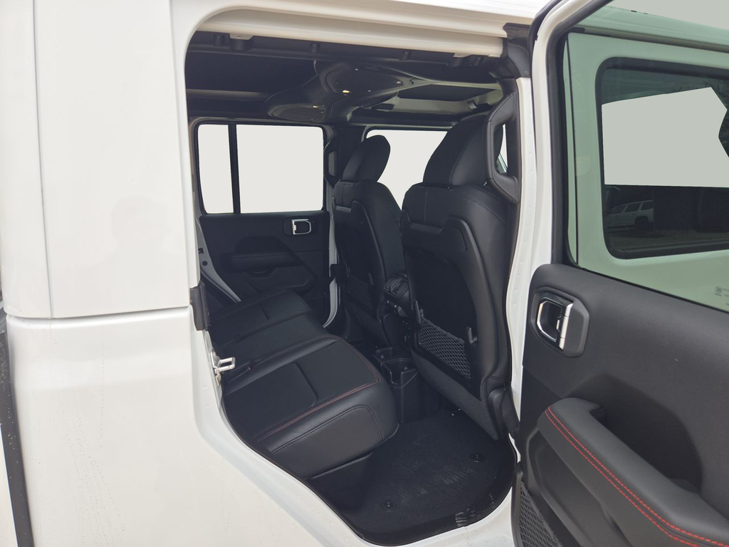 New 2026 Bright White Clear-Coat Exterior Paint Jeep Rubicon X image 36