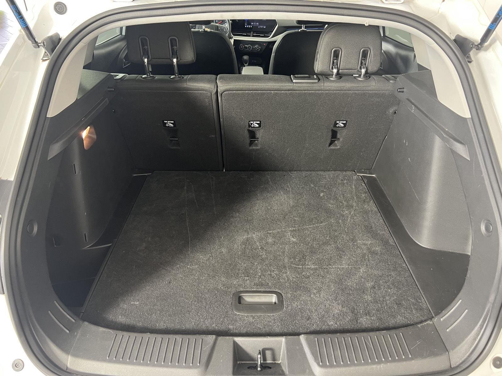 Used 2025 Summit White Chevrolet LS image 18
