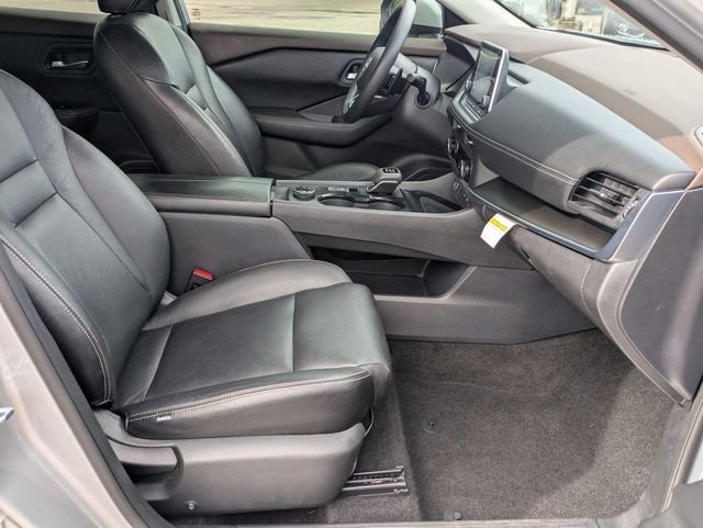 Used 2023 Silver Nissan SV image 26
