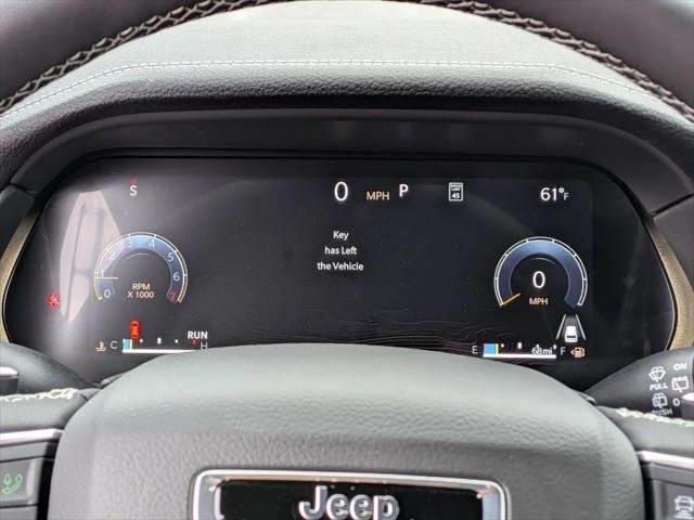 New 2026 Diamond Black Crystal Pearl-Coat Exterior Paint Jeep Altitude image 13