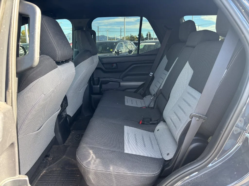 Used 2025  Toyota SR5 image 4