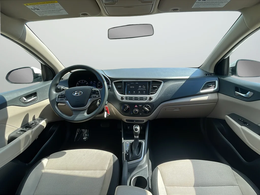 Used 2022 White Hyundai SEL image 9