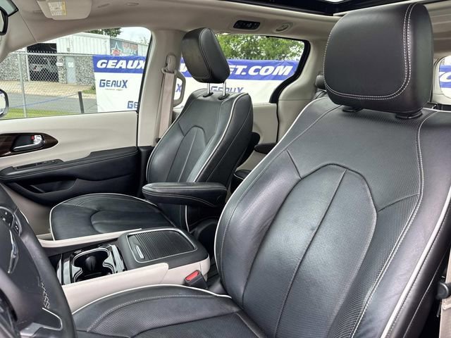 Used 2022 Gray Chrysler Limited image 39