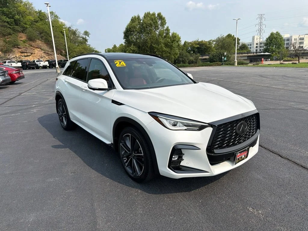 Used 2024 Radiant White INFINITI SPORT image 1