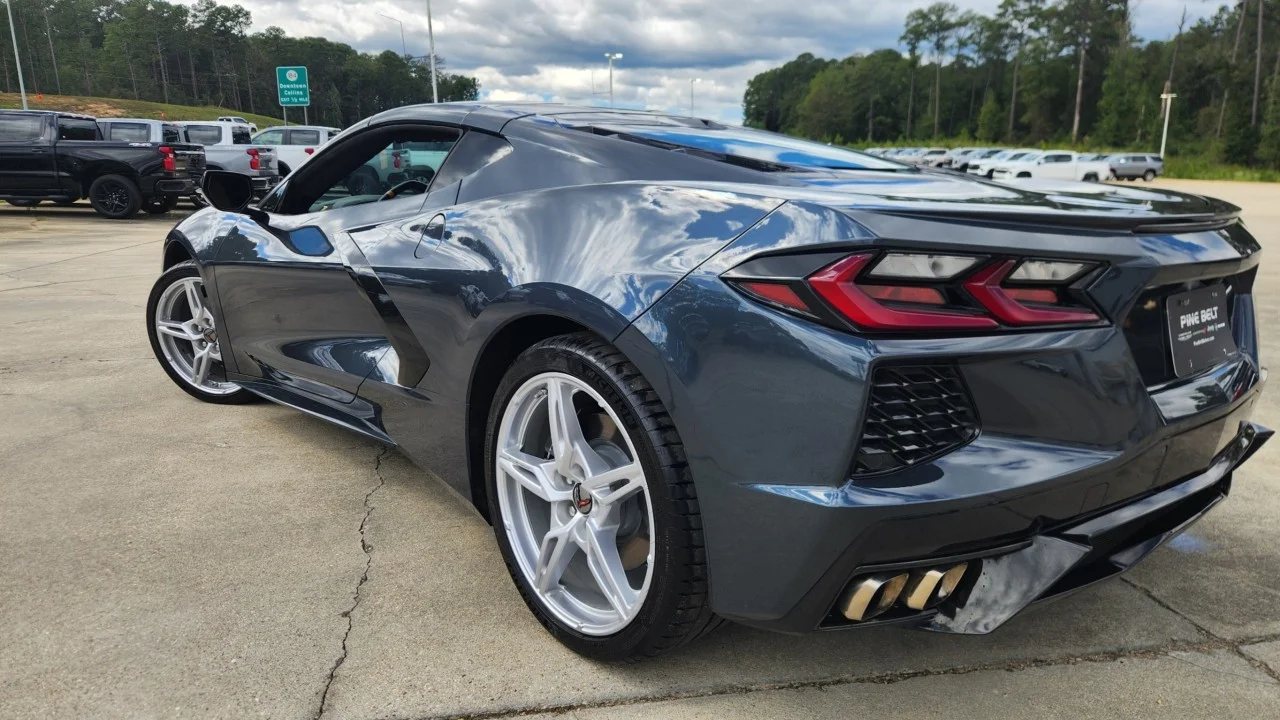 Used 2021 SHADOW GRAY METALLIC Chevrolet 2LT image 5