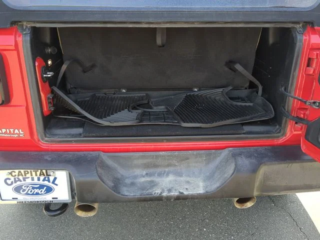 Used 2022 Red Jeep Sport S image 30