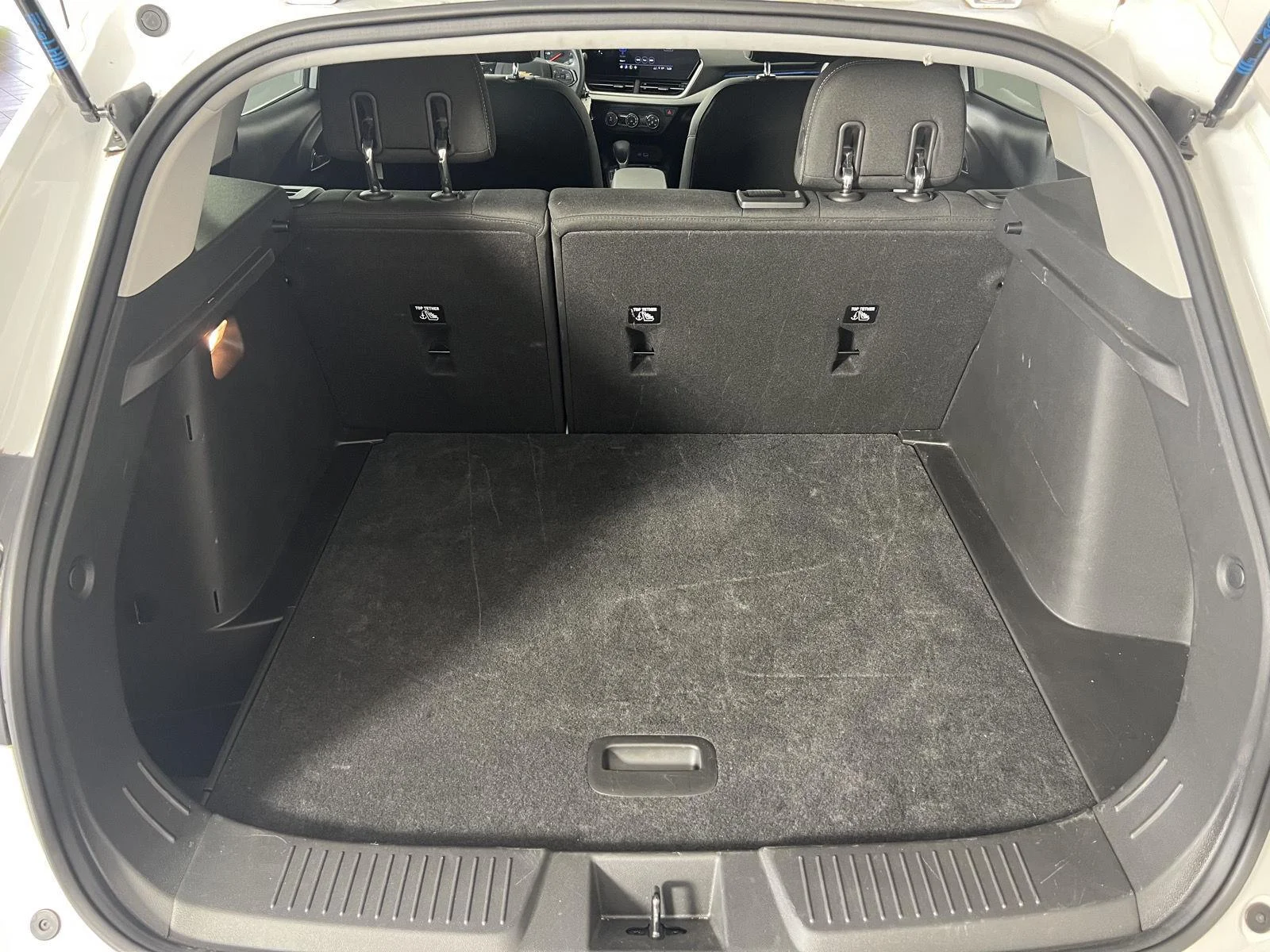 Used 2025 Summit White Chevrolet LS image 18