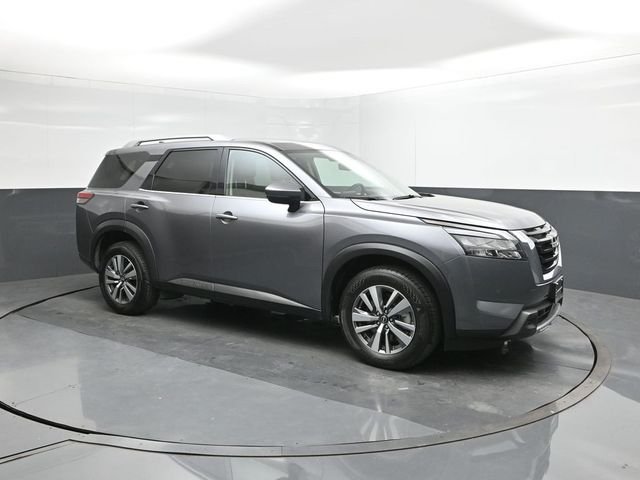 Used 2025 Gray Nissan SL image 17