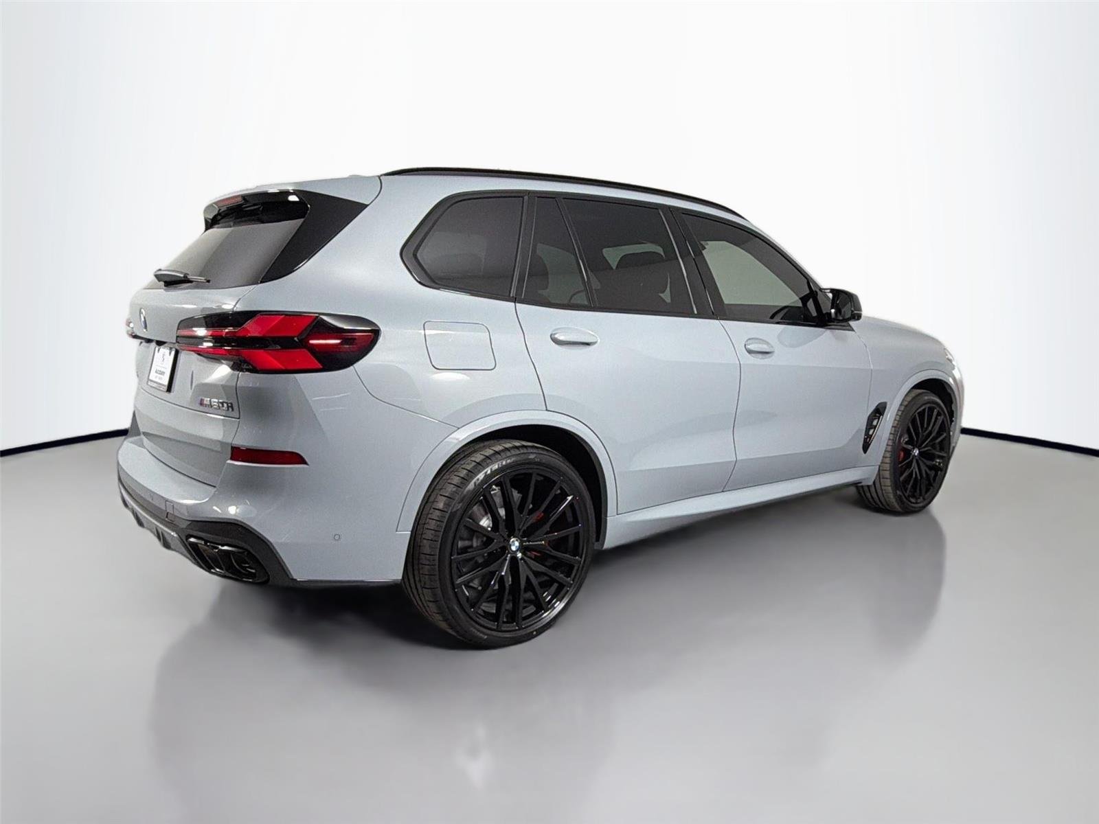 New 2026 Brooklyn Grey Metallic BMW M60i image 6