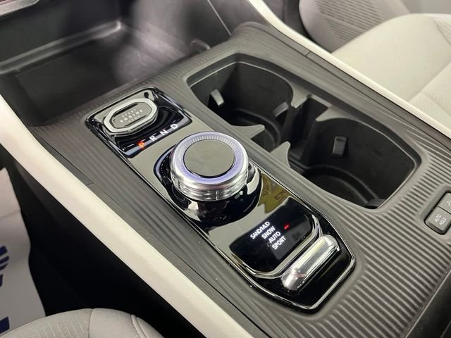 Used 2026 Silver Jeep Laredo image 33