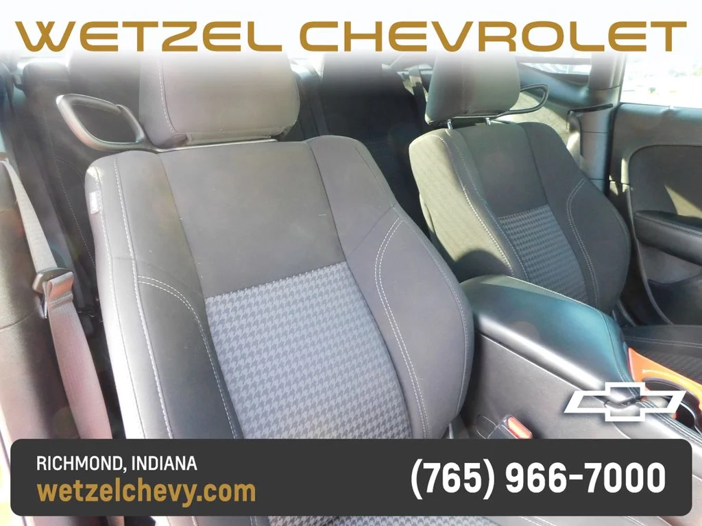 Used 2023 Orange Dodge SXT image 18