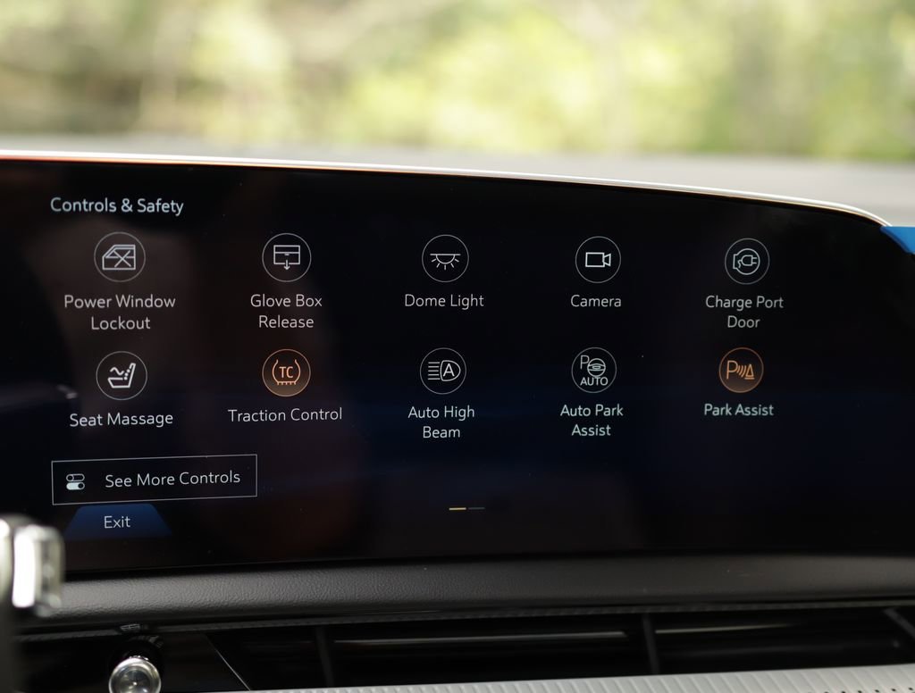 2026 Cadillac OPTIQ Sport - Photo 18