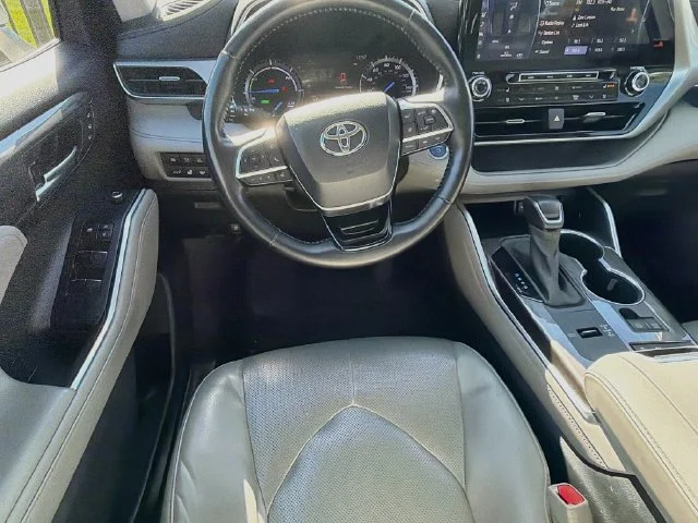 Used 2020  Toyota Platinum image 20