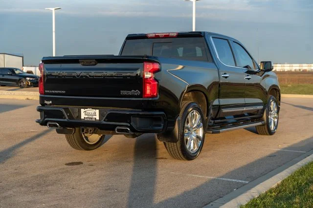 Used 2023 Black Chevrolet High Country image 7