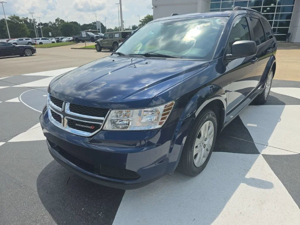 Used 2017 Contusion Blue Pearlcoat Dodge SE image 3