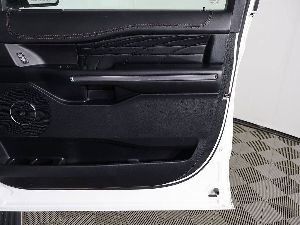 Used 2020 White Ford Platinum image 25