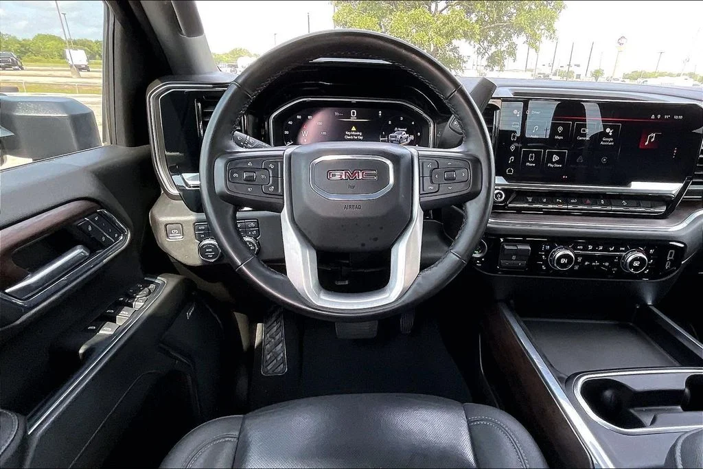 Used 2024 Black GMC SLT image 8