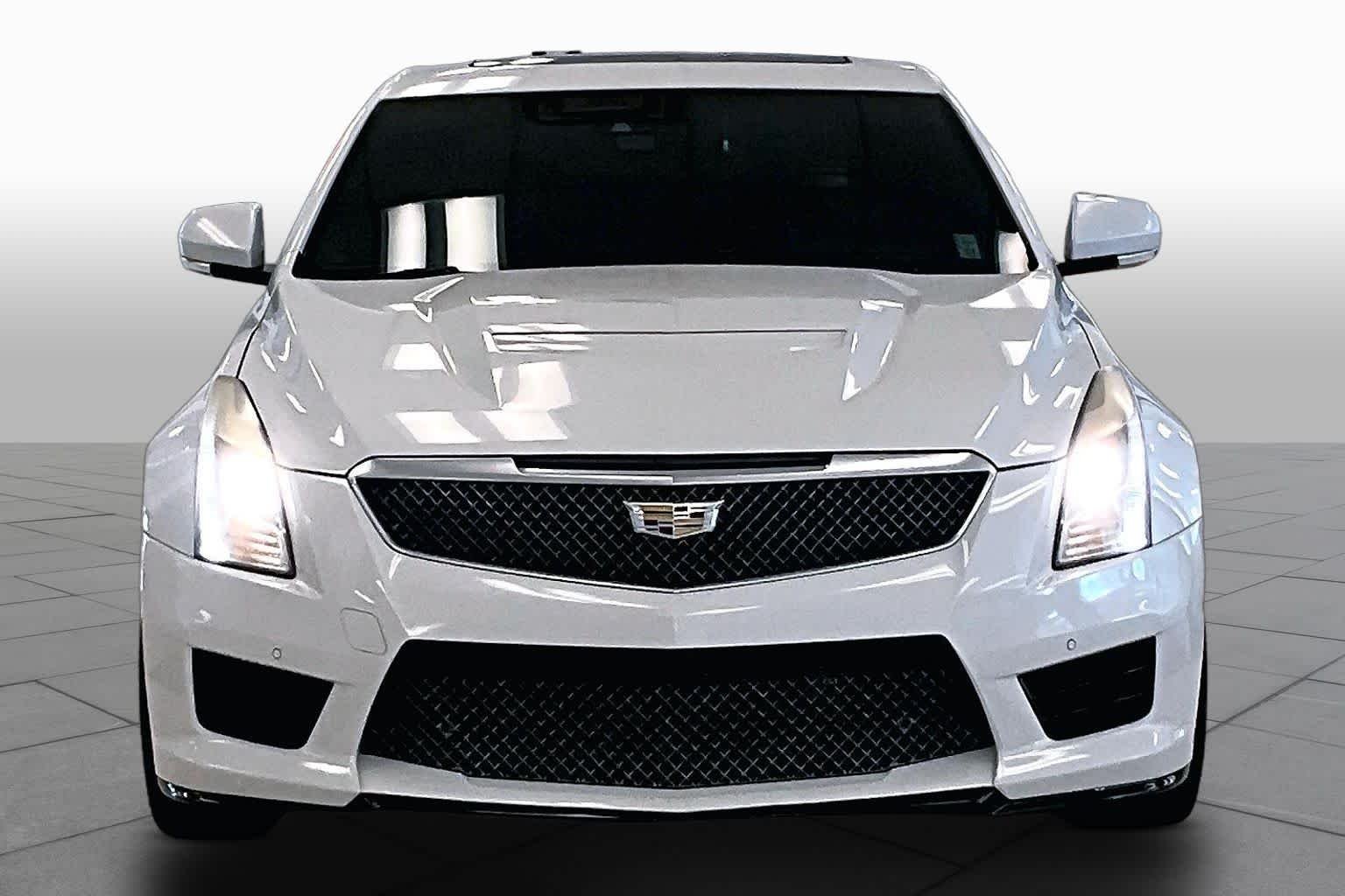 Used 2017 Crystal White Tricoat Cadillac  image 3