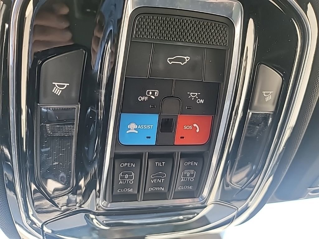 2023 Jeep Grand Cherokee Overland - Photo 28
