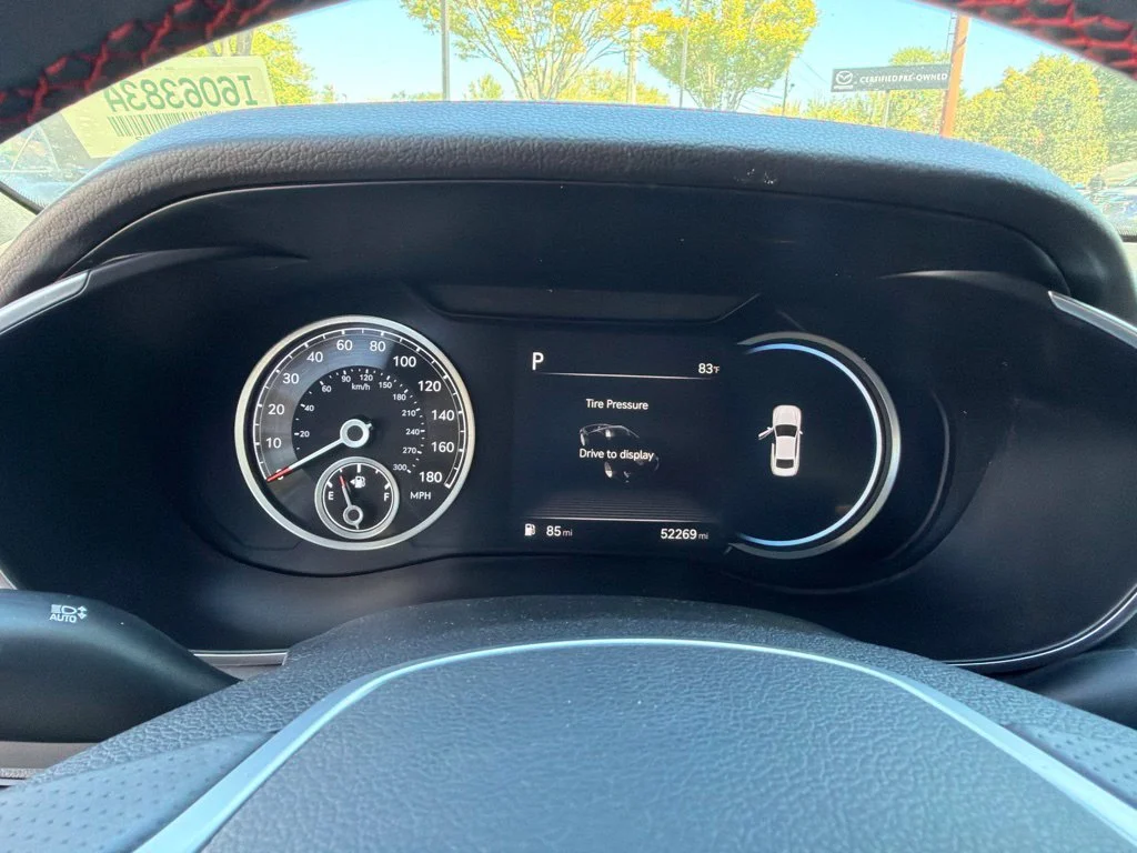 Used 2023 White Genesis 3.3T image 12
