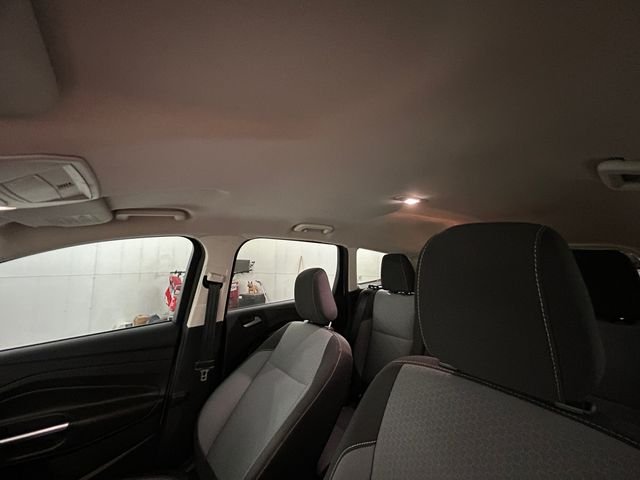 Used 2018 White Ford SE image 25