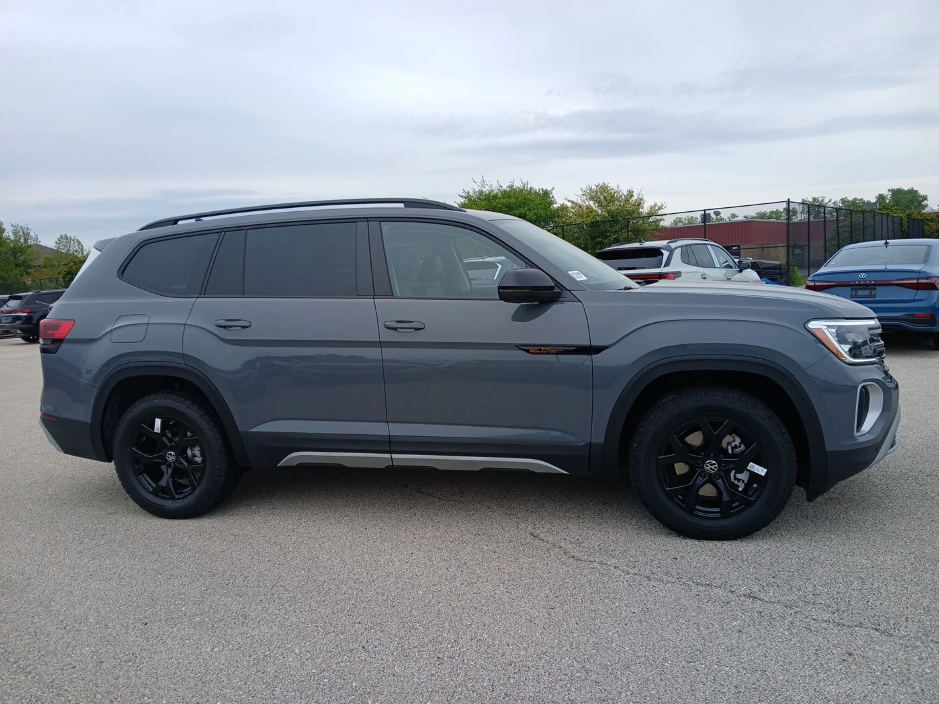 New 2026 Pure Gray Volkswagen 2.0T Peak Edition image 3