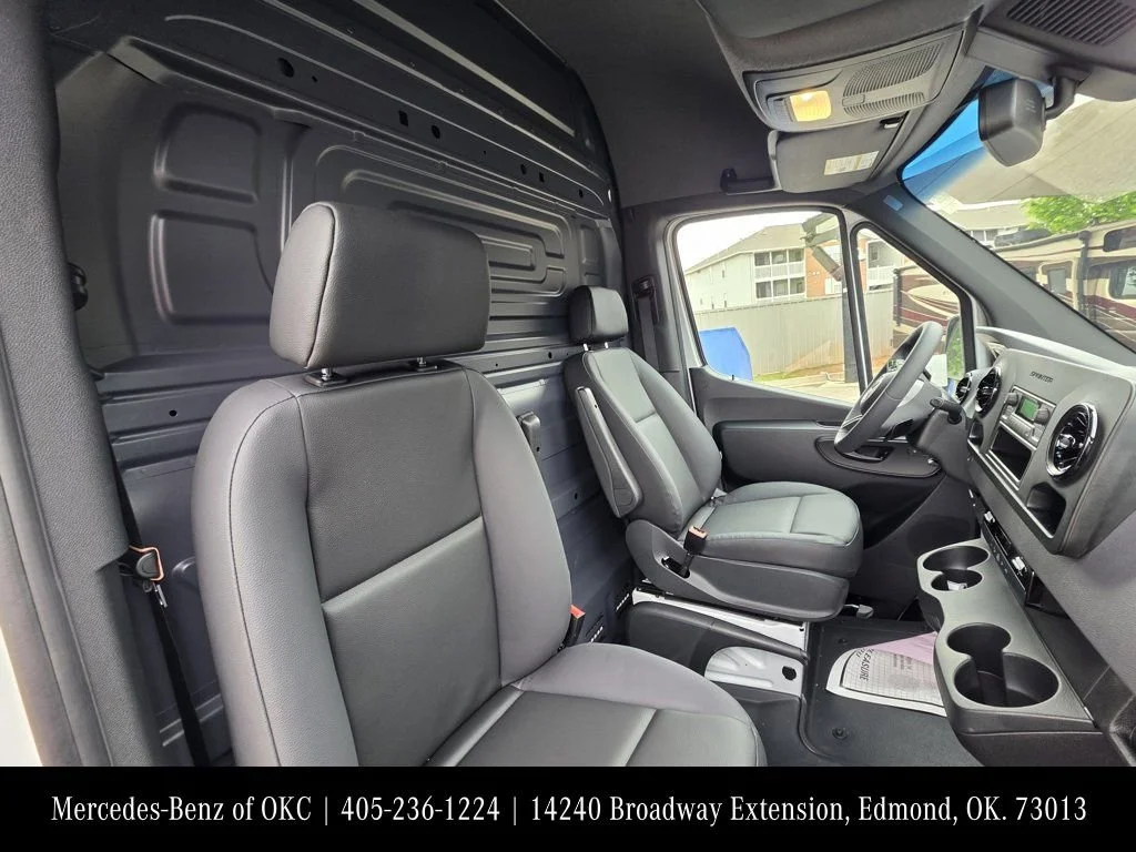 New 2026 Arctic White Mercedes-Benz Cargo 144 WB image 28