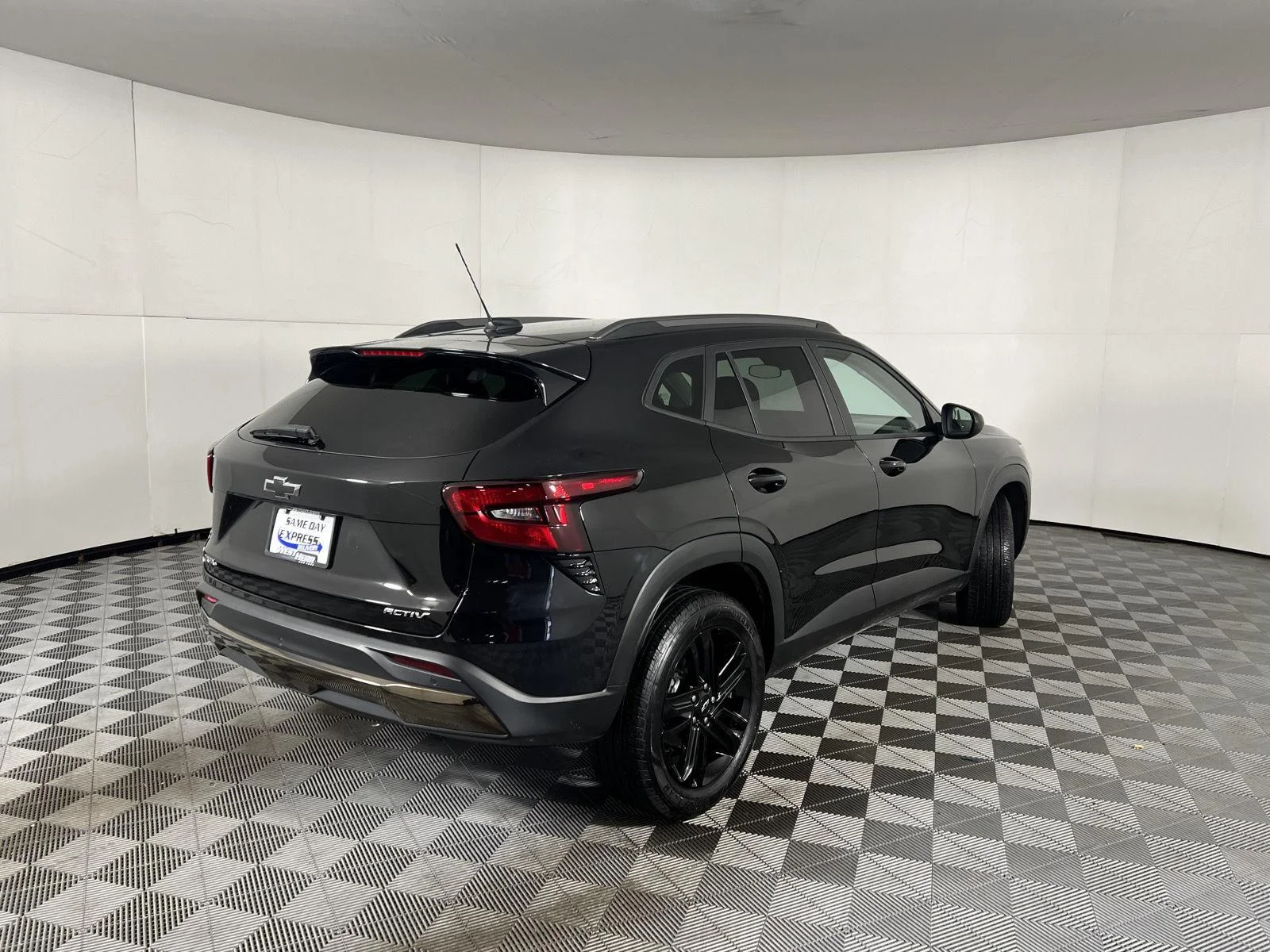 Used 2025 Mosaic Black Metallic Chevrolet ACTIV image 8