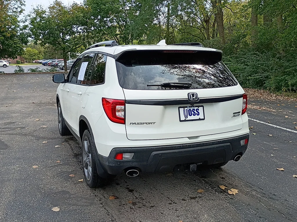 Used 2019 WHITE Honda Touring image 5
